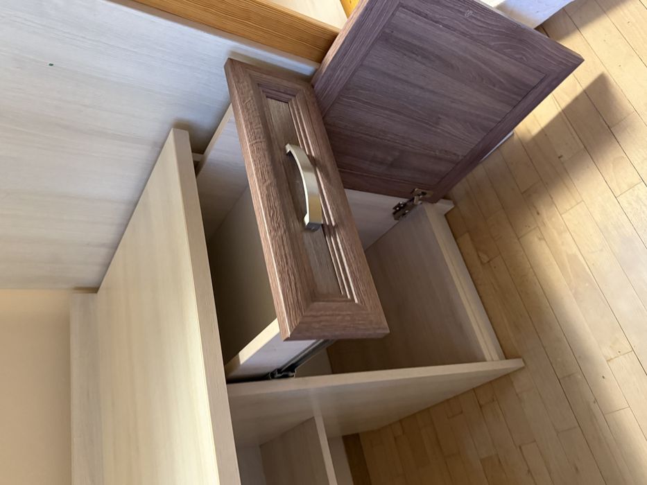 Стіл компʼютерний письмовий