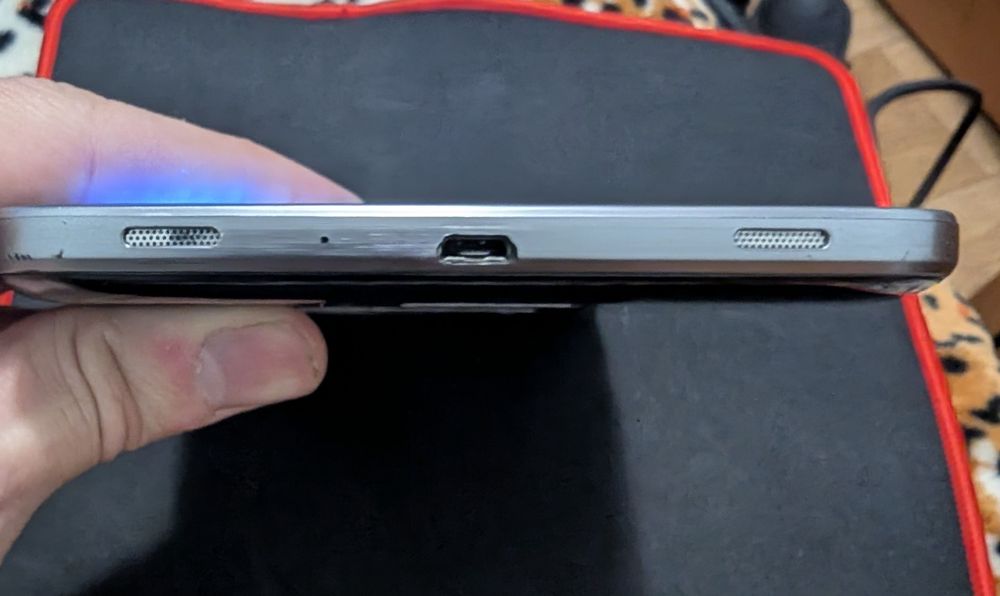 Планшет Samsung tab 3 T210