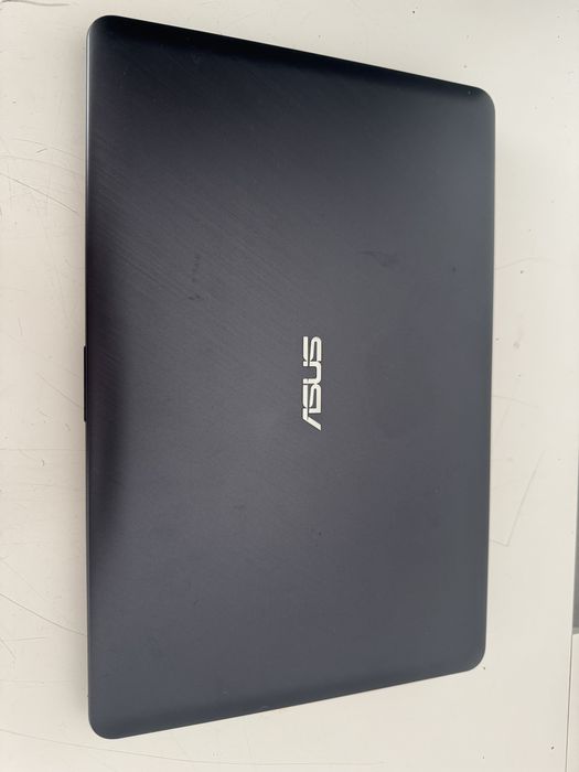 Laptop Asus F543M