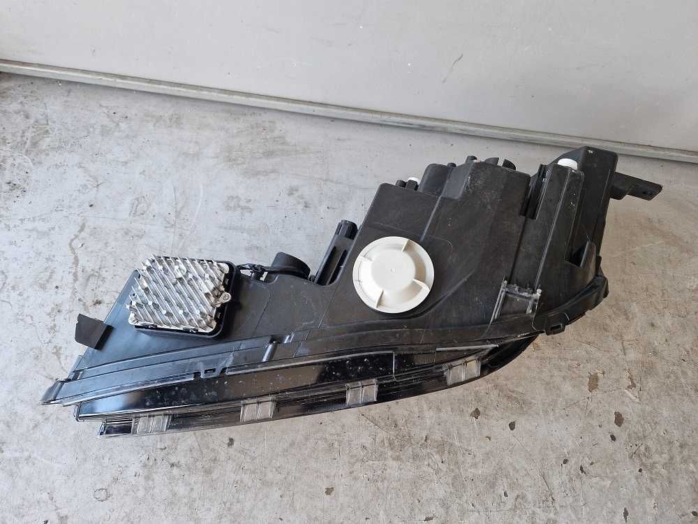 MG4 MG-4 Electric 22r.- Lampa Przód Prawa Full Led