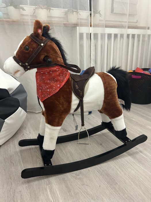 Koń na biegunach Śpiewający