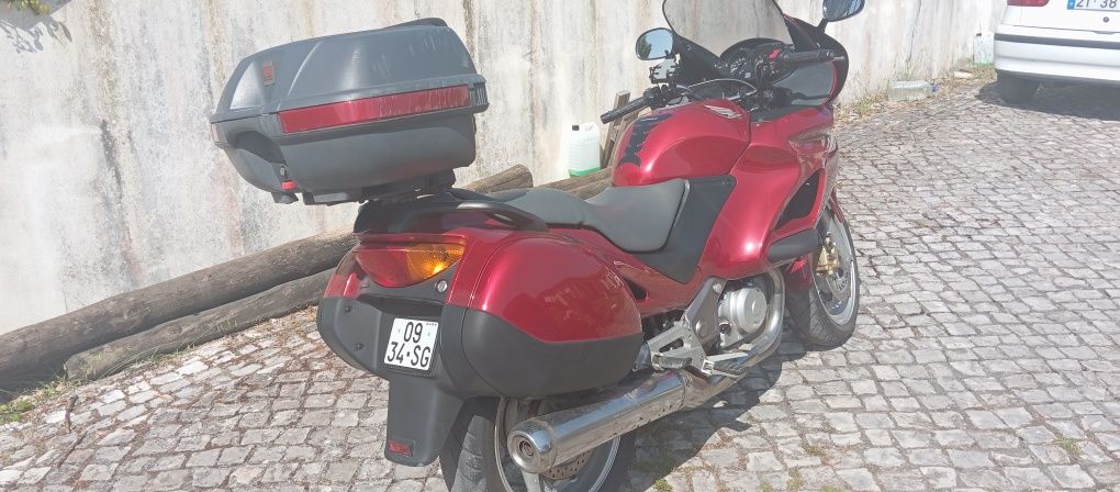 Honda Deauville NT 650