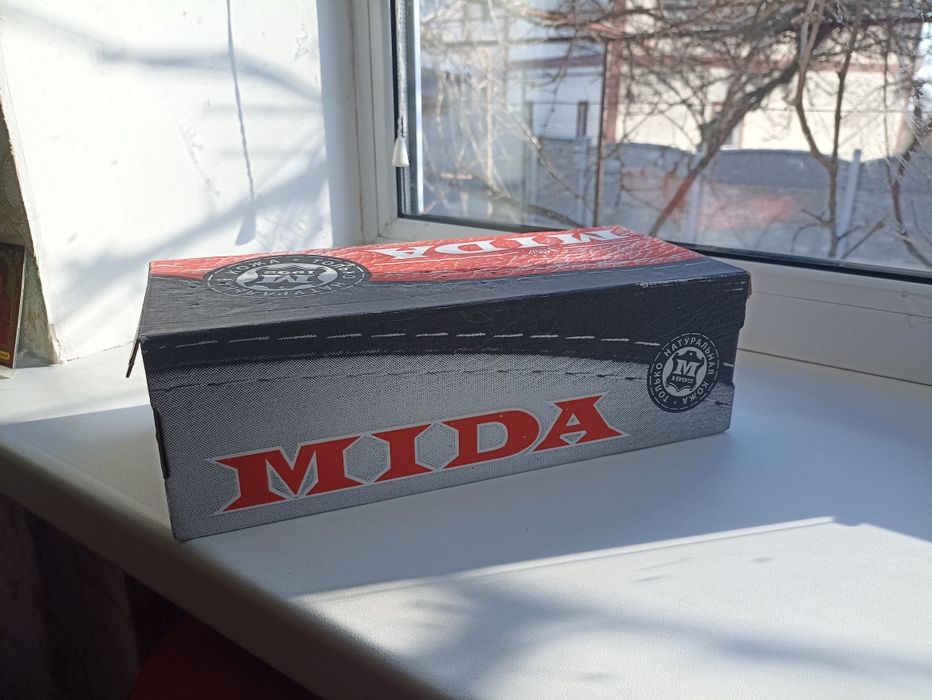 Продам женские туфли MIDA 40 р.
