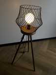 Lampa podłogowa Kanel czarna z drewnem E27 Inspire