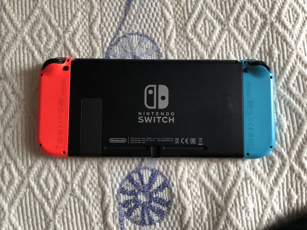 Nintendo Switch Completa com Dock + Acessórios – Excelente Estado