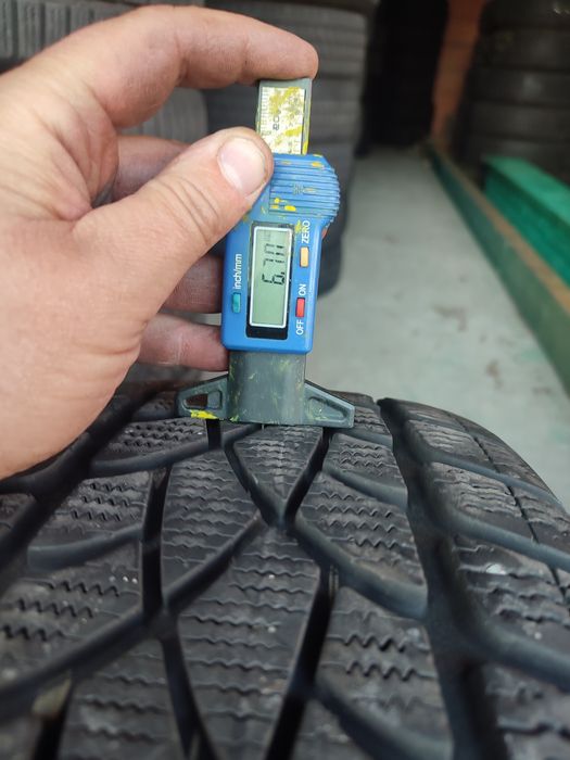 Komplet opon Dunlop SP Winter Sport 3D 215/60/16 99H