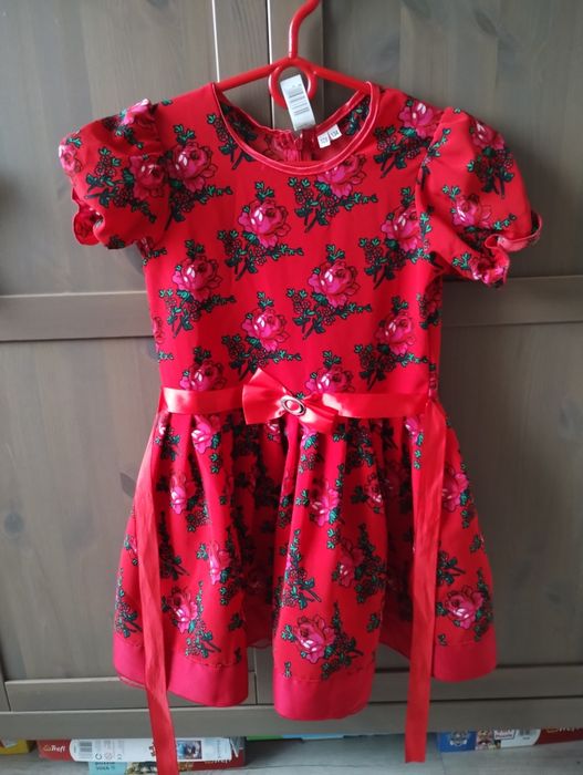 Śliczna sukienka dla dziewczynki