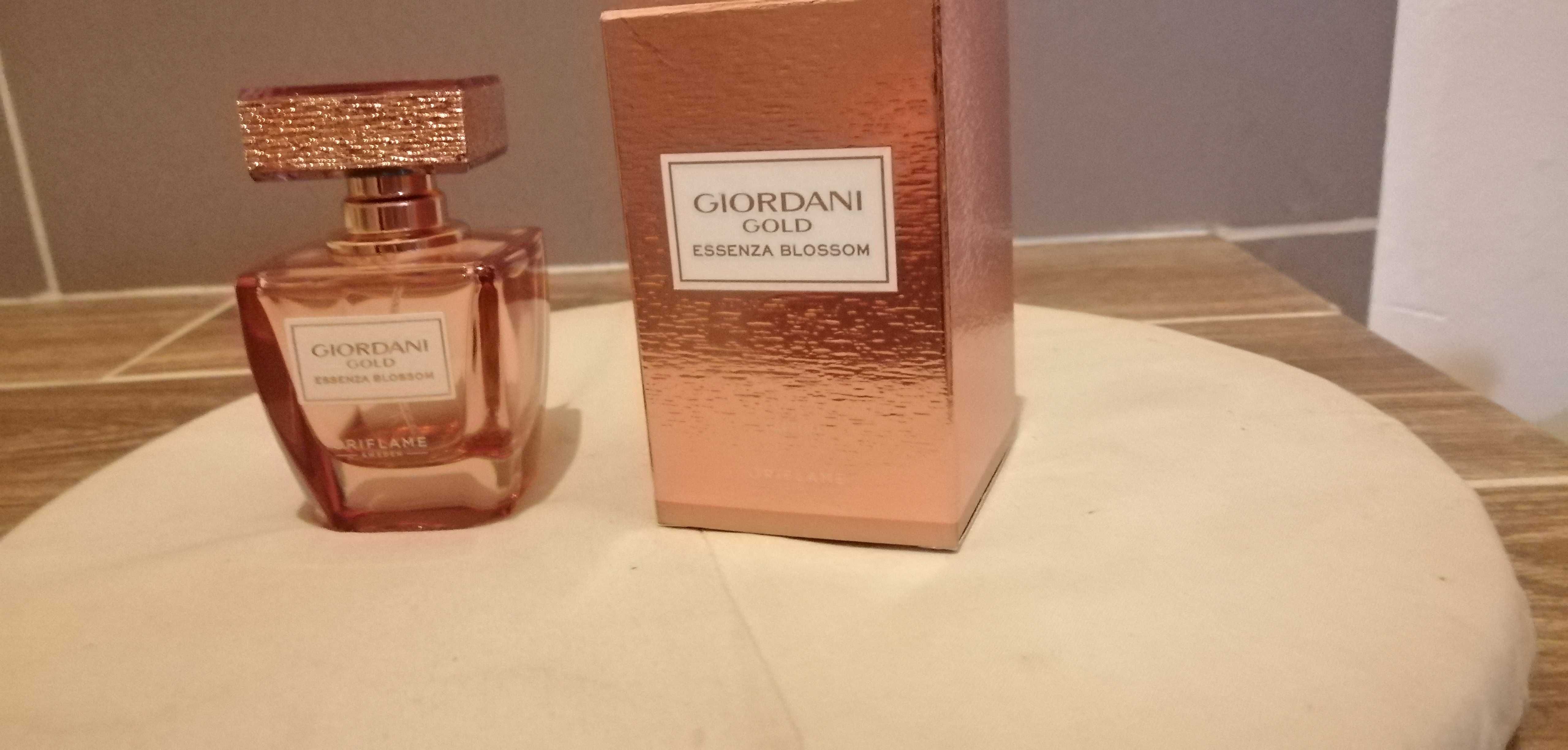 Giordani Gold Essenza Blossom Flakonik po perfumach - Możliwa zamiana