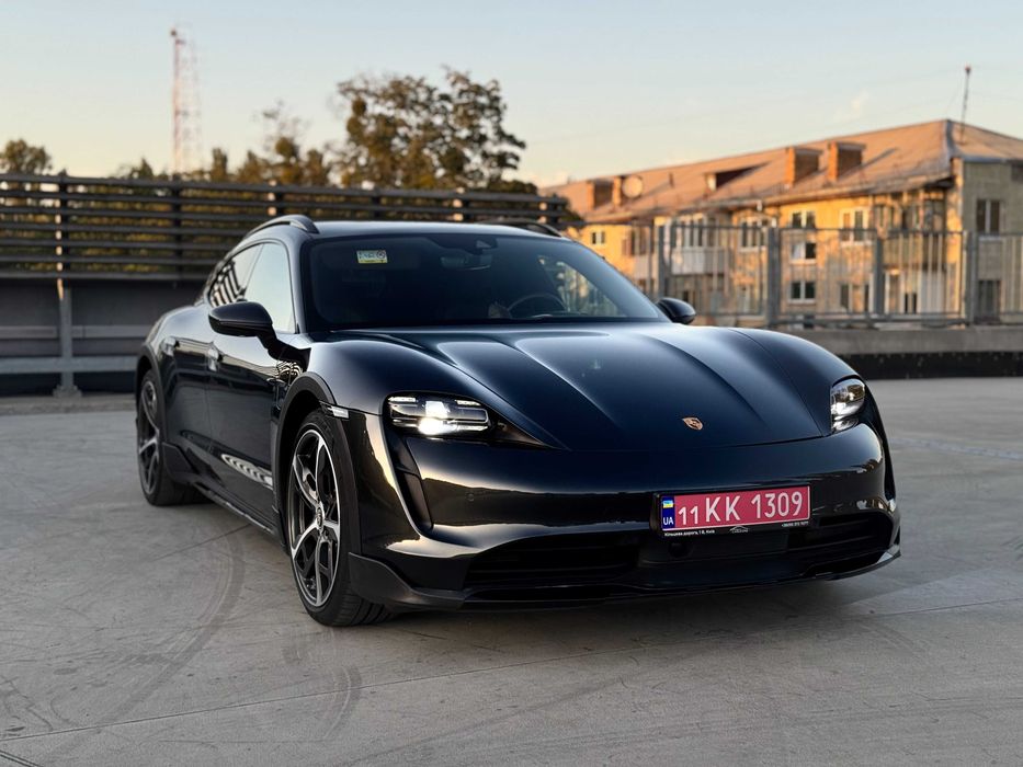 Porsche Taycan  Turismo 2022