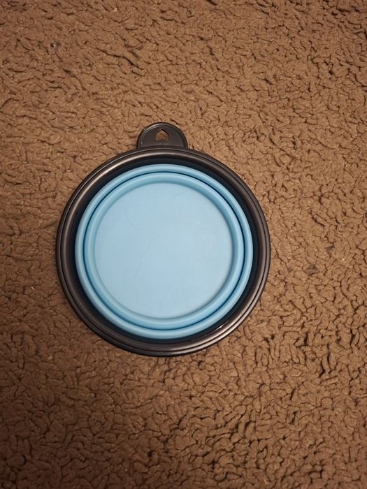 Składana miseczka na wodę