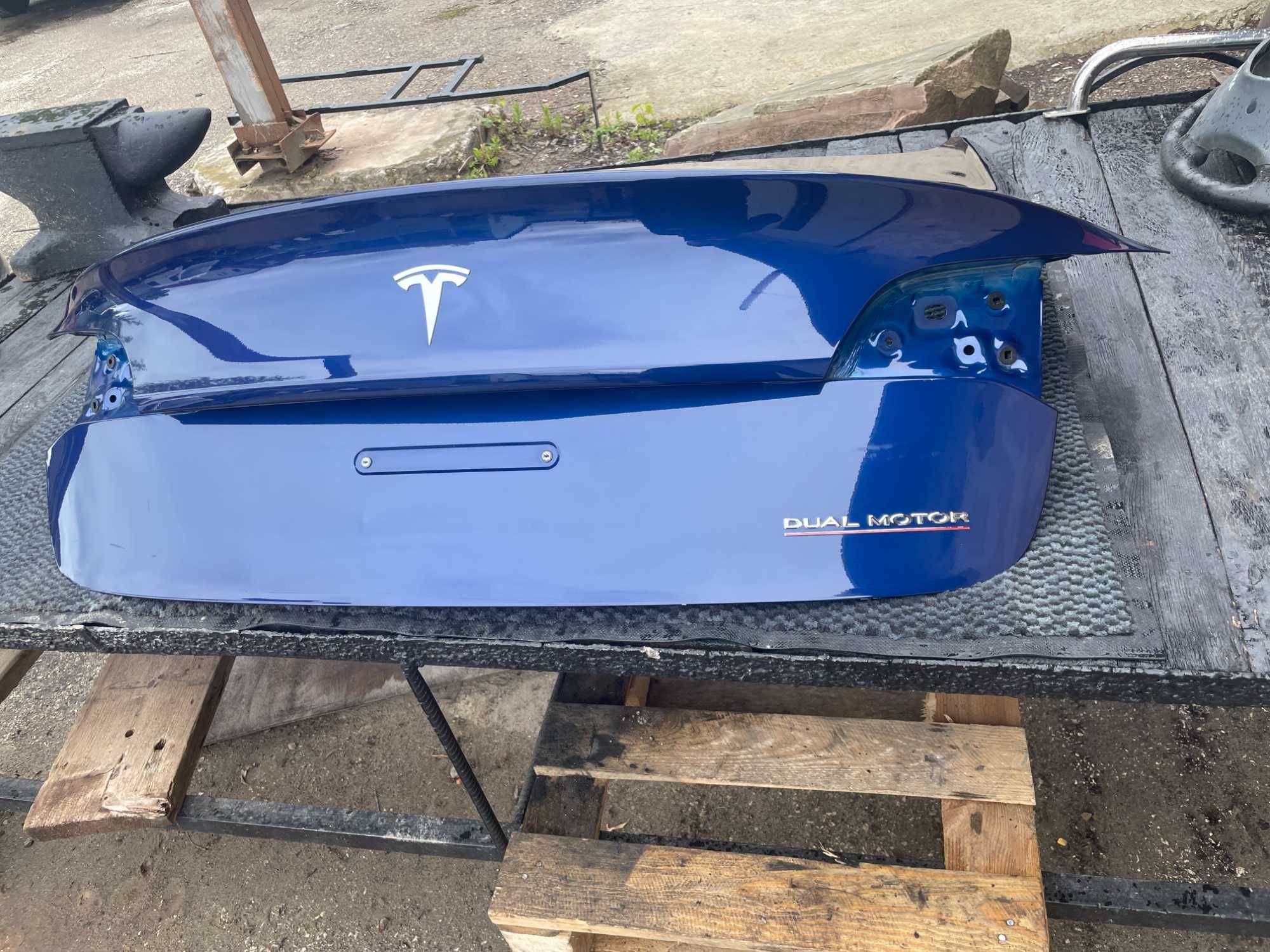 Кришка багажника Tesla Мodel 3 Задня ляда тесла модель 3
