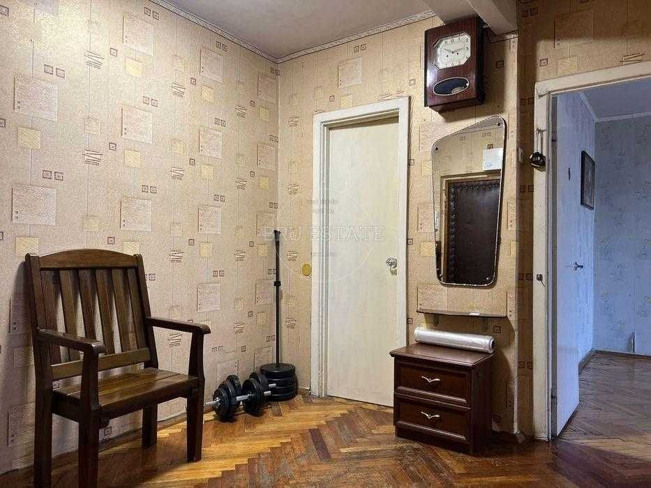 Продам 2 к вул.Жилянська 72  м.Університет