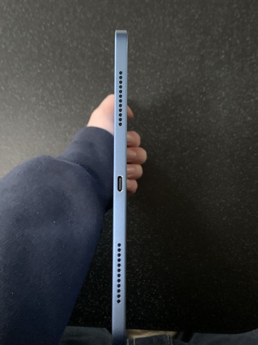 iPad (10th generation), 64gb, blue