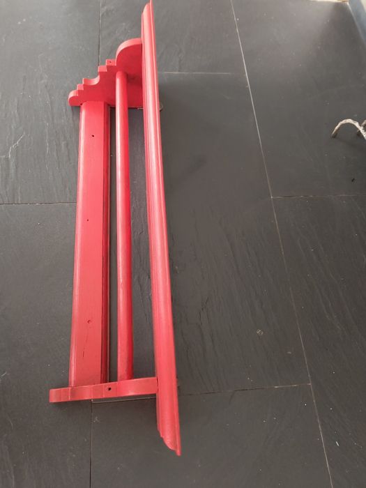 Półka drewniana dębowa czerwona