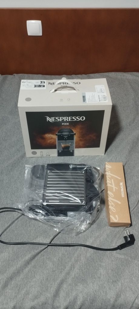 Máquina de café Pixie Electric Titan  Nespresso