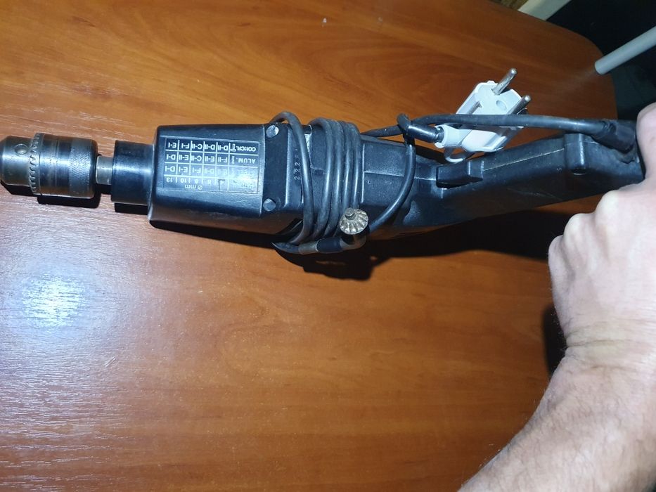 Дель універсальна от сеті 220-240V 50/60Hz