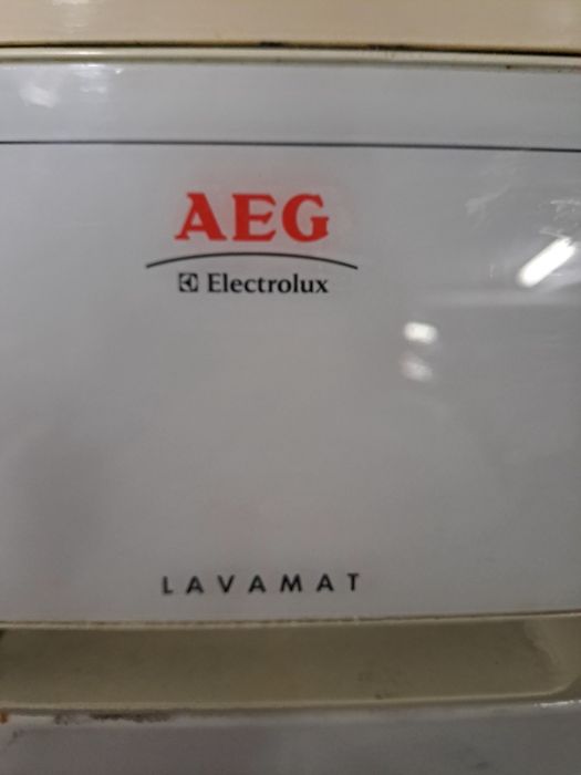 Máquina de lavar roupa AEG para restaurar ou peças