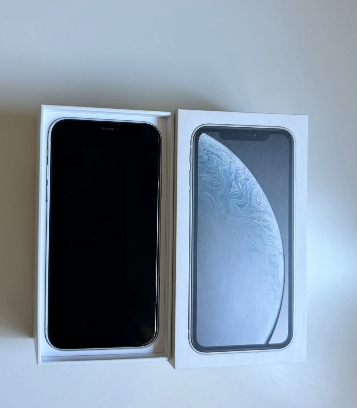 iPhone XR 64 GB w kolorze białym