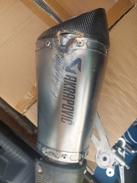 BMW S1000RR OEM Akrapovic escape