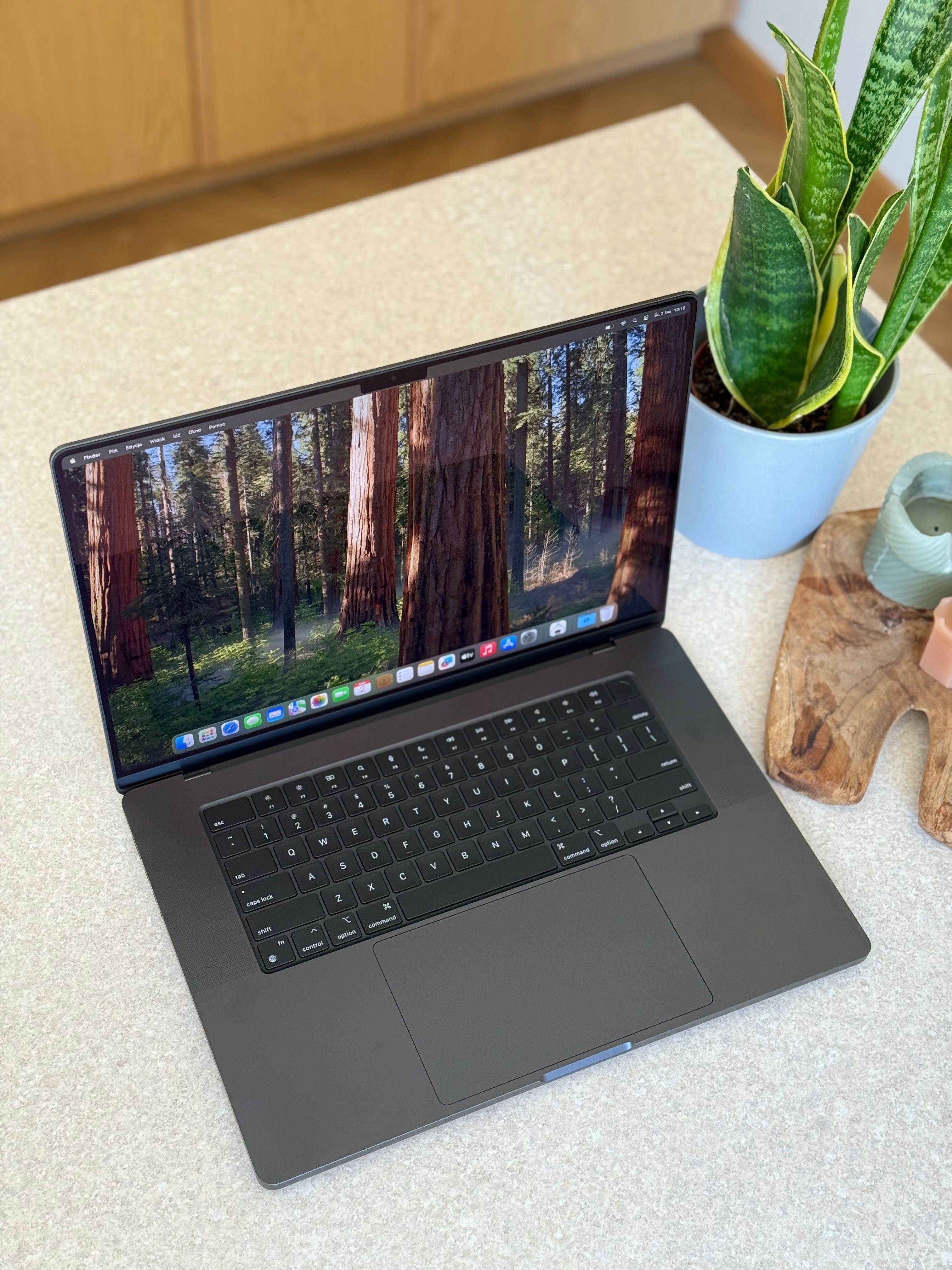 MacBook Pro 16” M4 Max | 36GB RAM | 1TB SSD