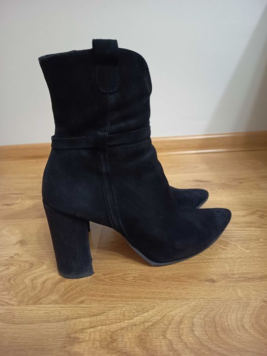Botki damskie Venezia zamszowe na słupku / rozmiar 41
