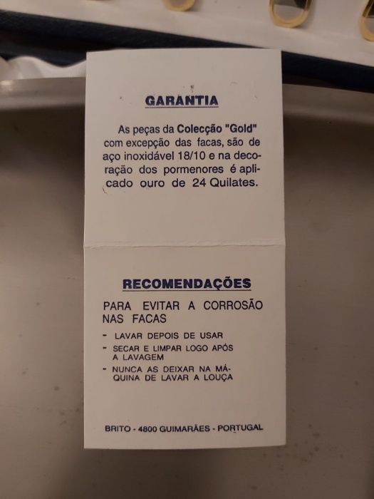 Travessa p/ Peixe c/ Tampa 12 facas e garfos c/ aplicação a ouro 24 K.