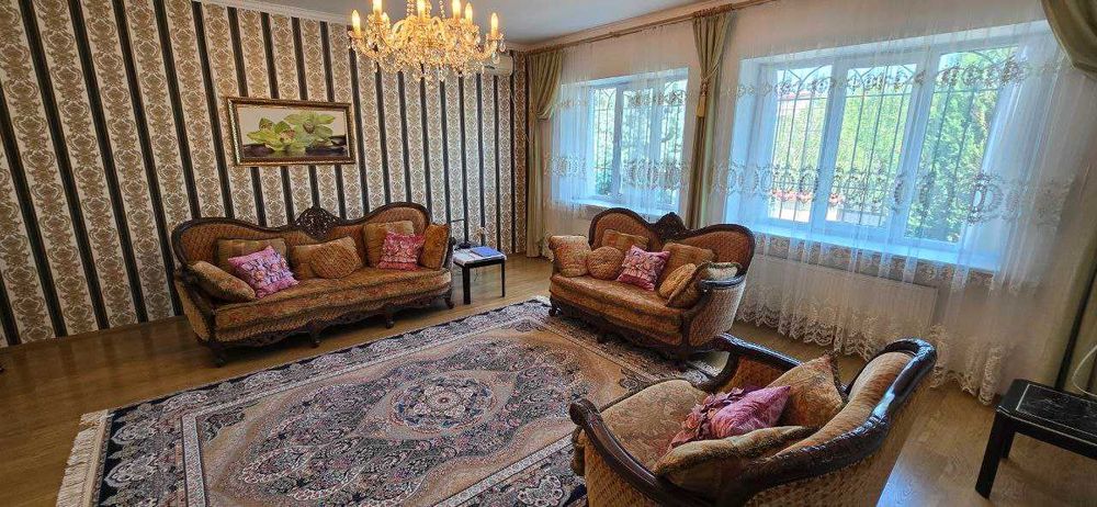 Дом в Золотой Горке, 20 соток, делимый участок, винный погреб, сауна