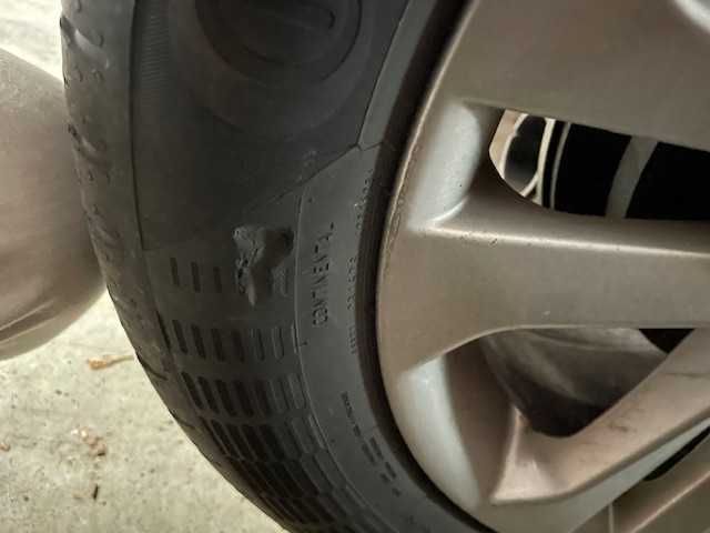 2 pneus Continental 215/55/R17 94V