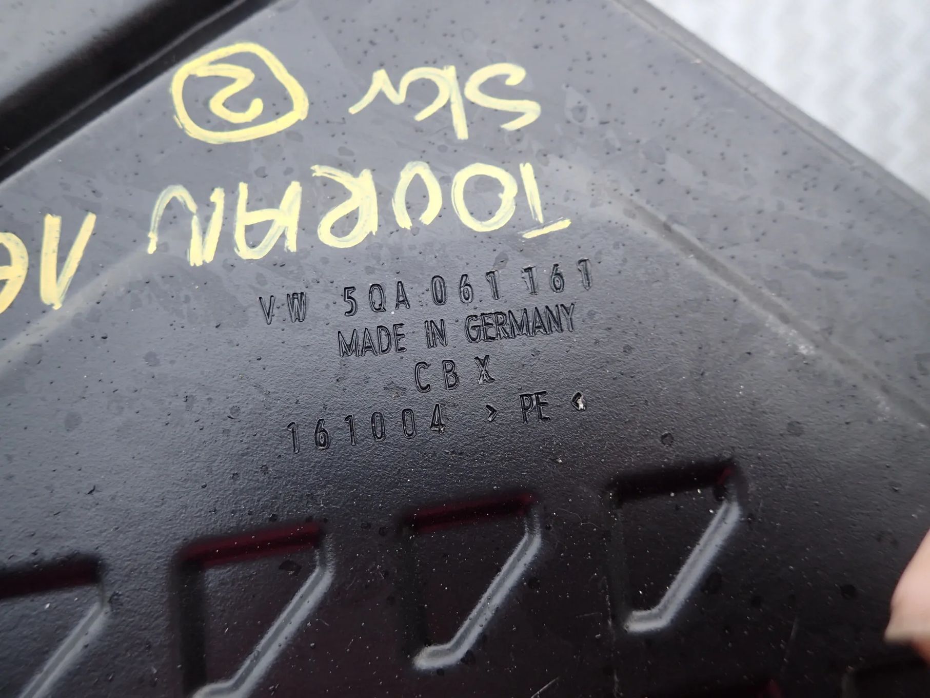 MATA BAGAŻNIKA VW TOURAN 5QA061161