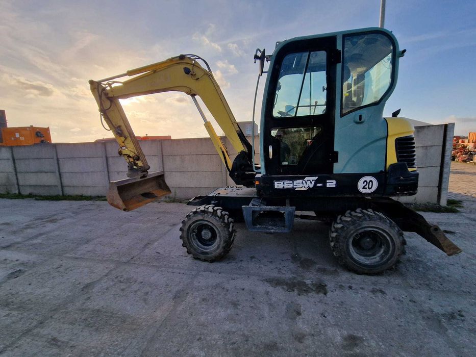 Koparka kołowa minikoparka   Yanmar B55W-2  2011 r, 4400 mth