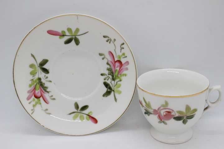 Chávena de Café Vista Alegre 1881 RARA Floral Rosa Pintura Manual