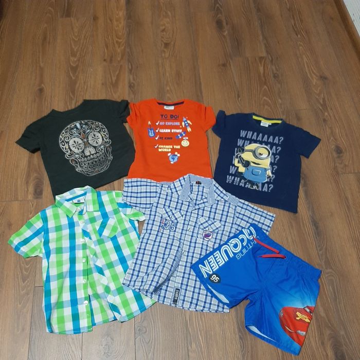 Продам пакет вещей на мальчика 4-5лет