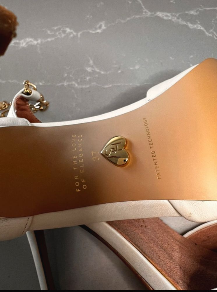 Sapatos classicos