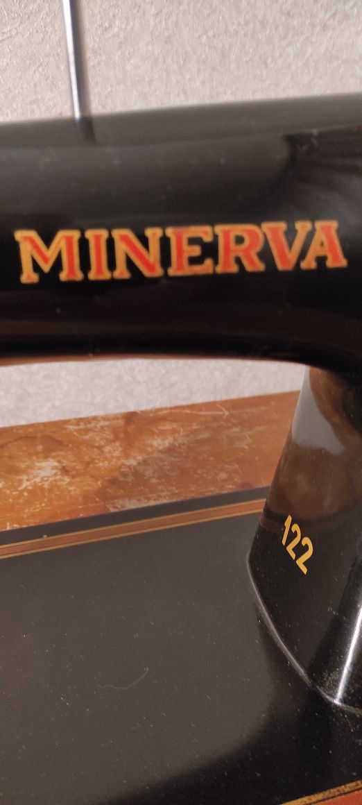 Ножная швейная машина Minerva