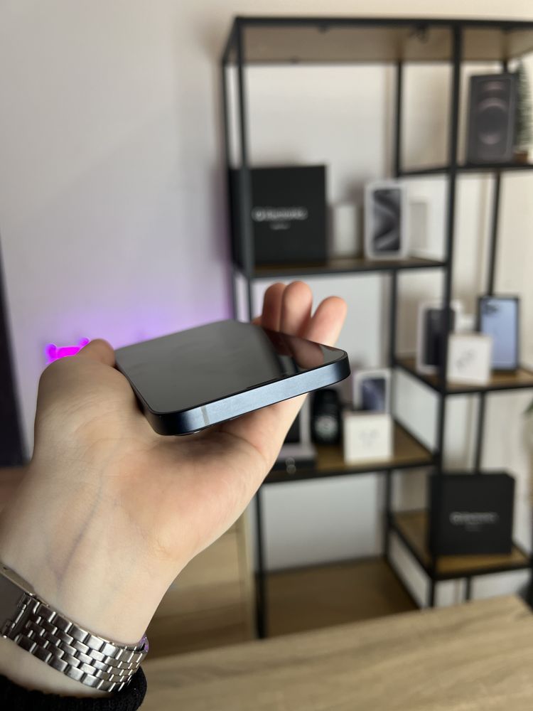 iPhone 13 128 GB Midnight + AirPods Pro 2