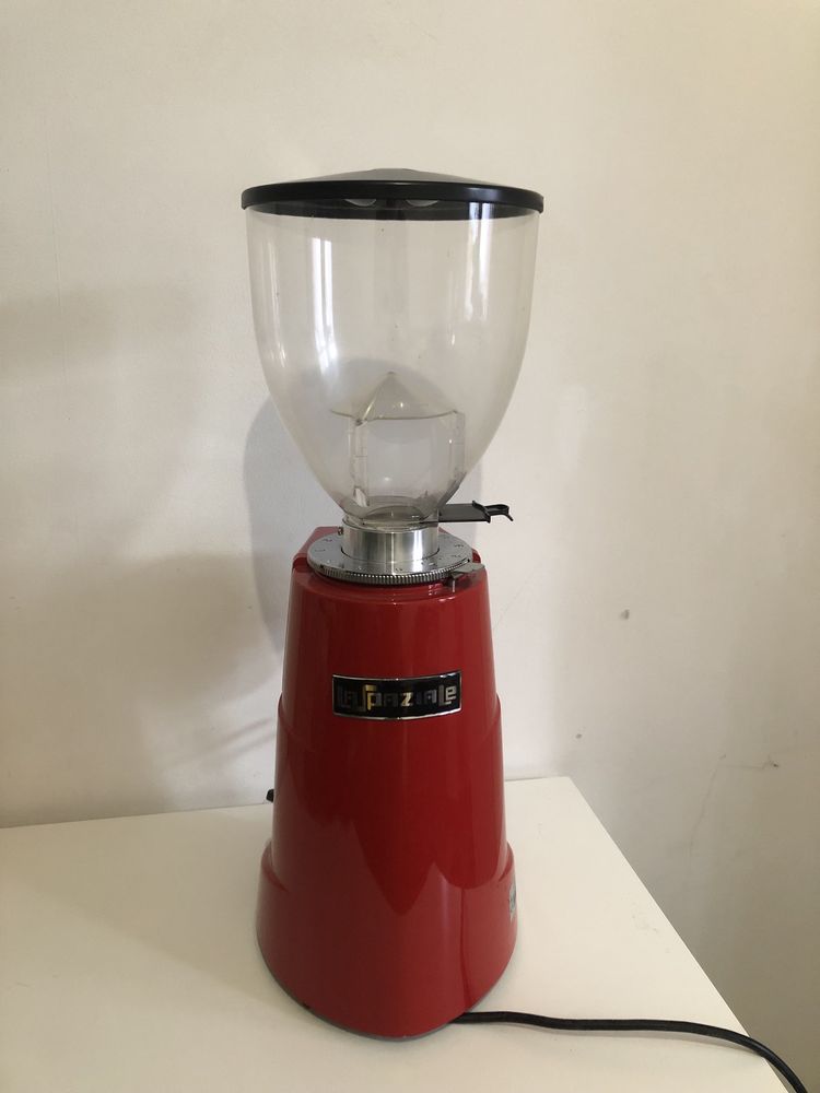 Профессиональную кофемолку Fiorenzato F64E