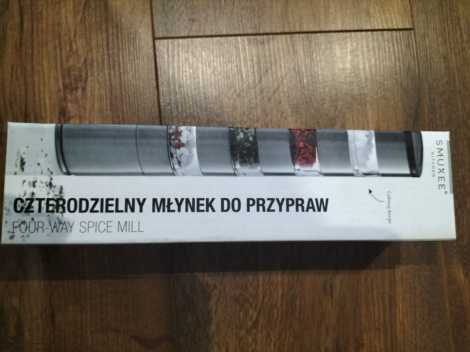 Młynek do przypraw, czrerodzielny