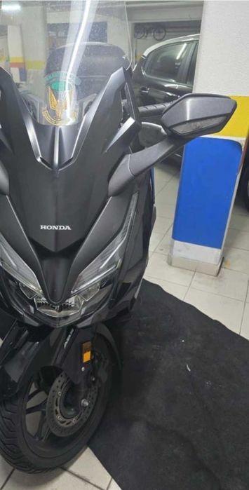 Honda Forza 125CC - Com TOP CASE