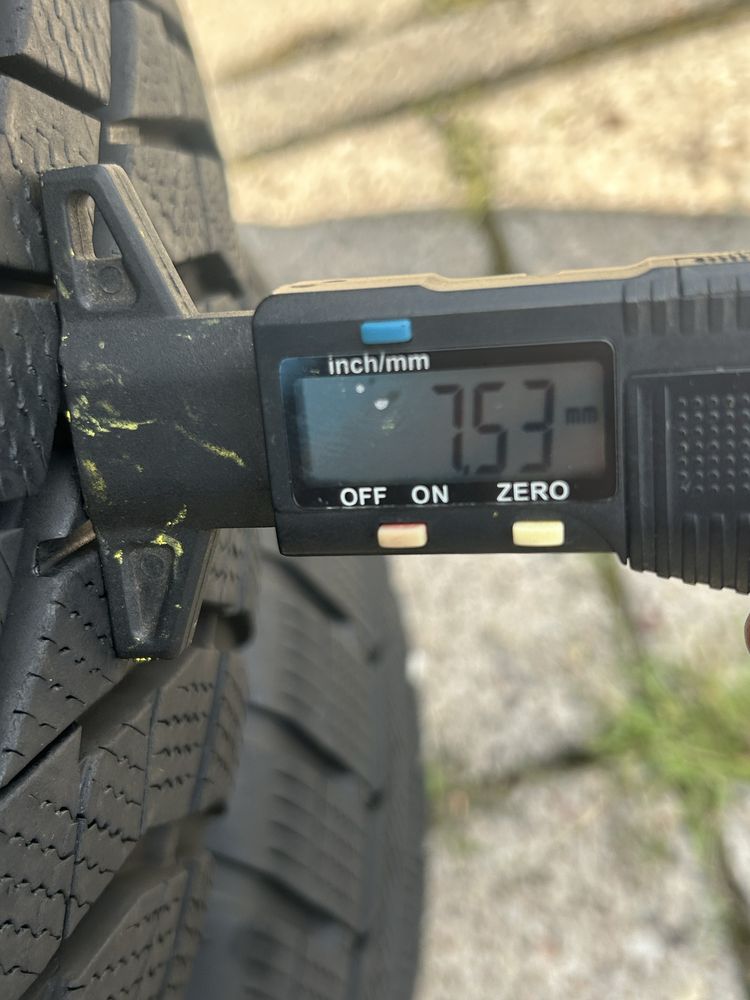 105 Opony Zimowe Falken 225/55/19 Bardzo Ładne