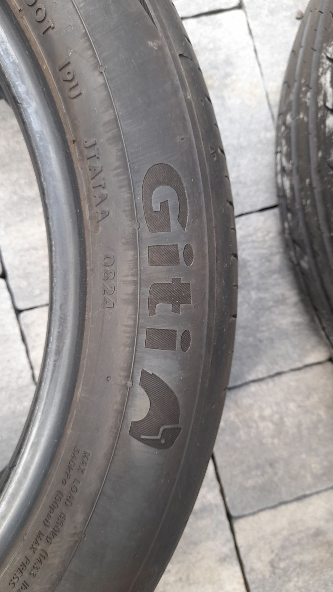 Opony  205 50 r 17