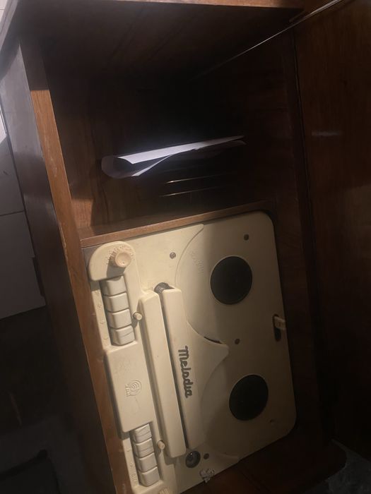 Sprzedam radio Viola z magnetofonem melodia  lata 60-te