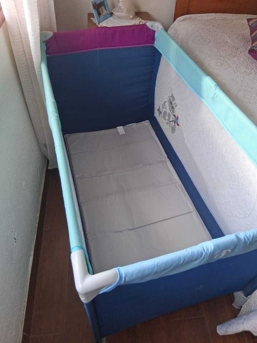 Cama de bebé desdobrável