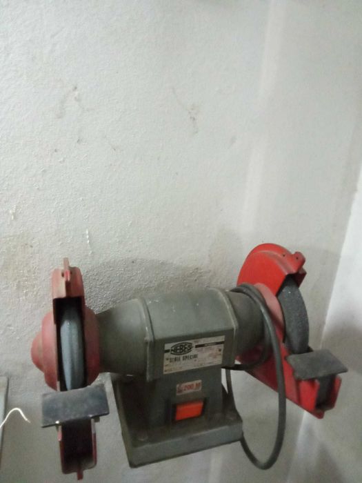 Vendo Esmeril NEBES 200
