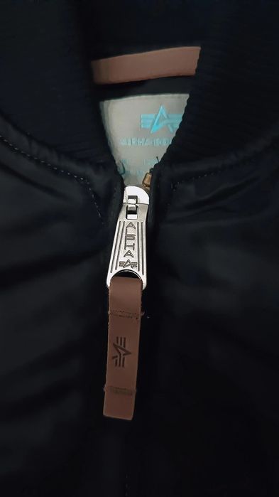 Продам бомбер альфа индустир