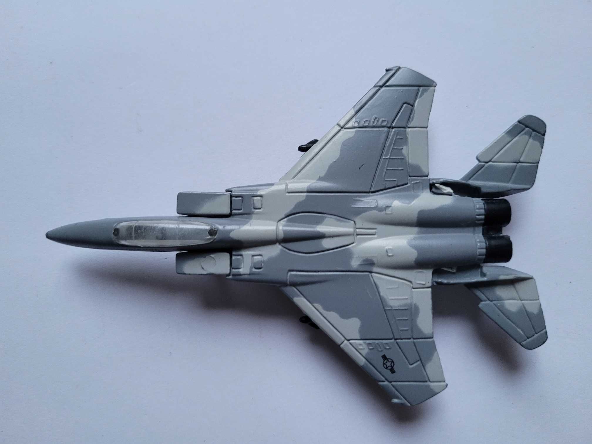 Літак-  Винищувач    F-15   Maisto  колекційний  Металевий