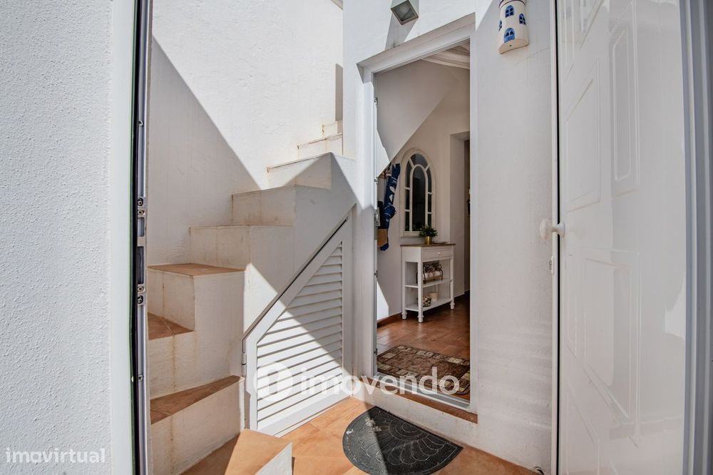 Moradia T1 remodelada, com licença AL ativa, em Olhão