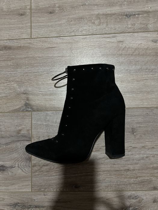 Ботинки замшевые