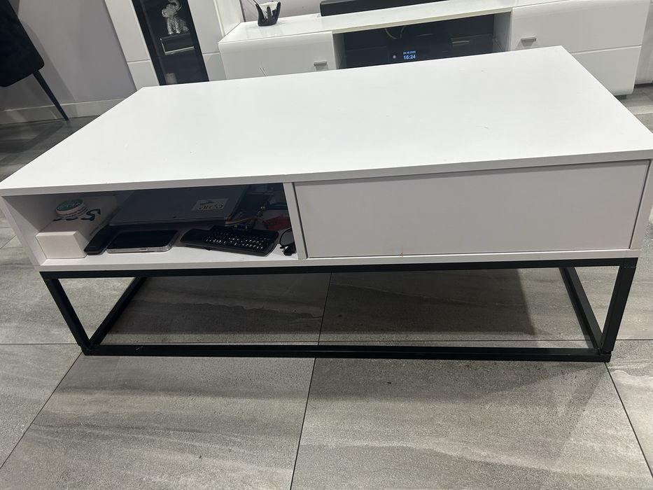 Stolik kawowy z 2 szufladami