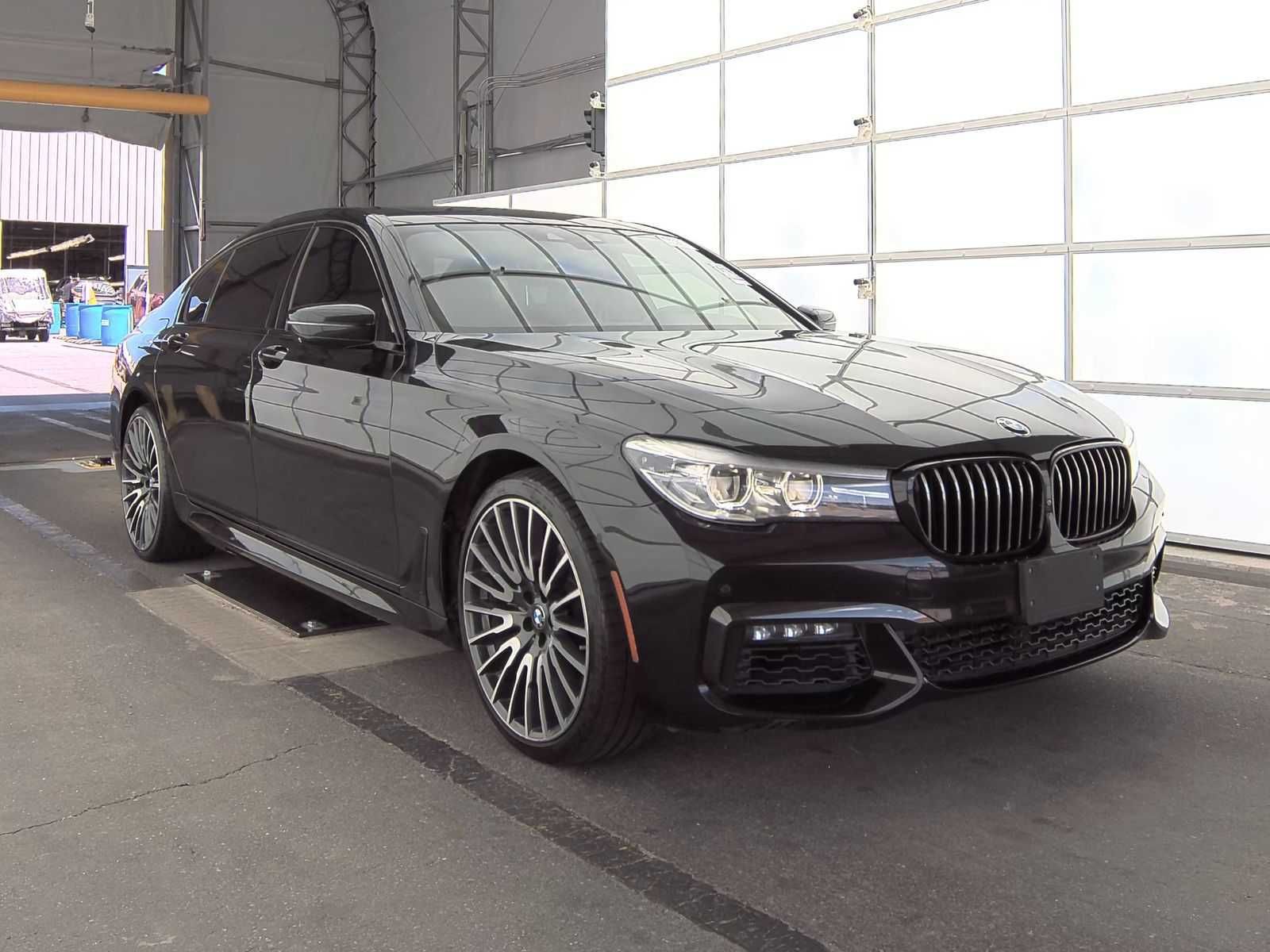 BMW 7 Series Sedan 740i M SPORT LINE 2017