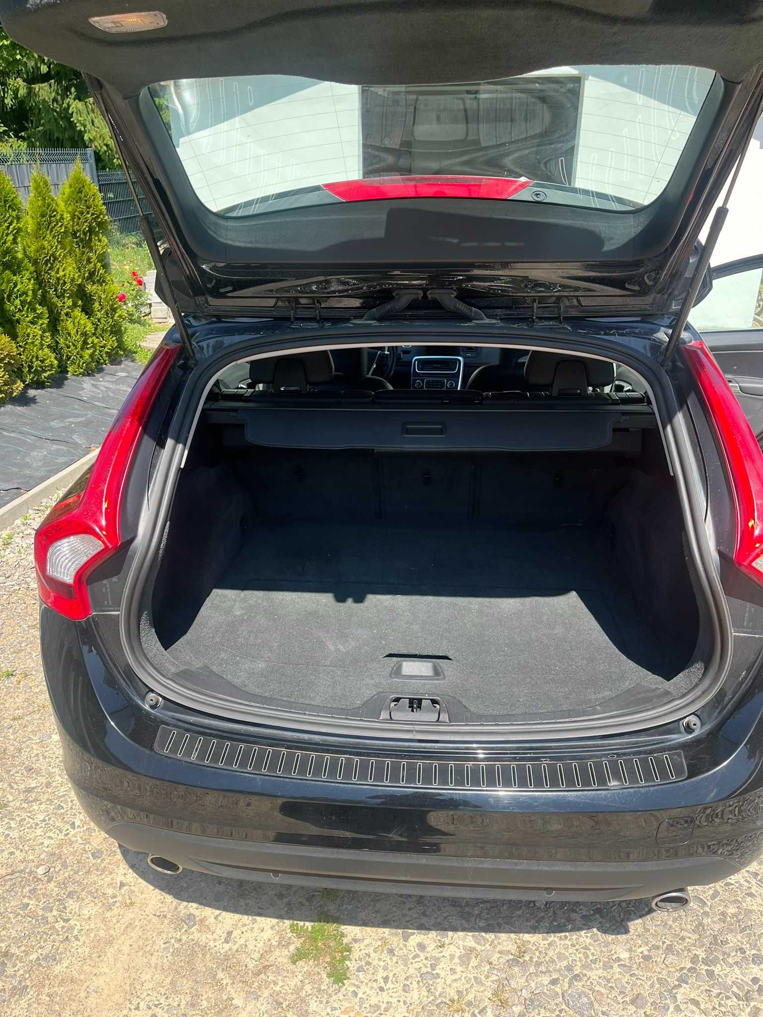 Volvo v60 D5 summum